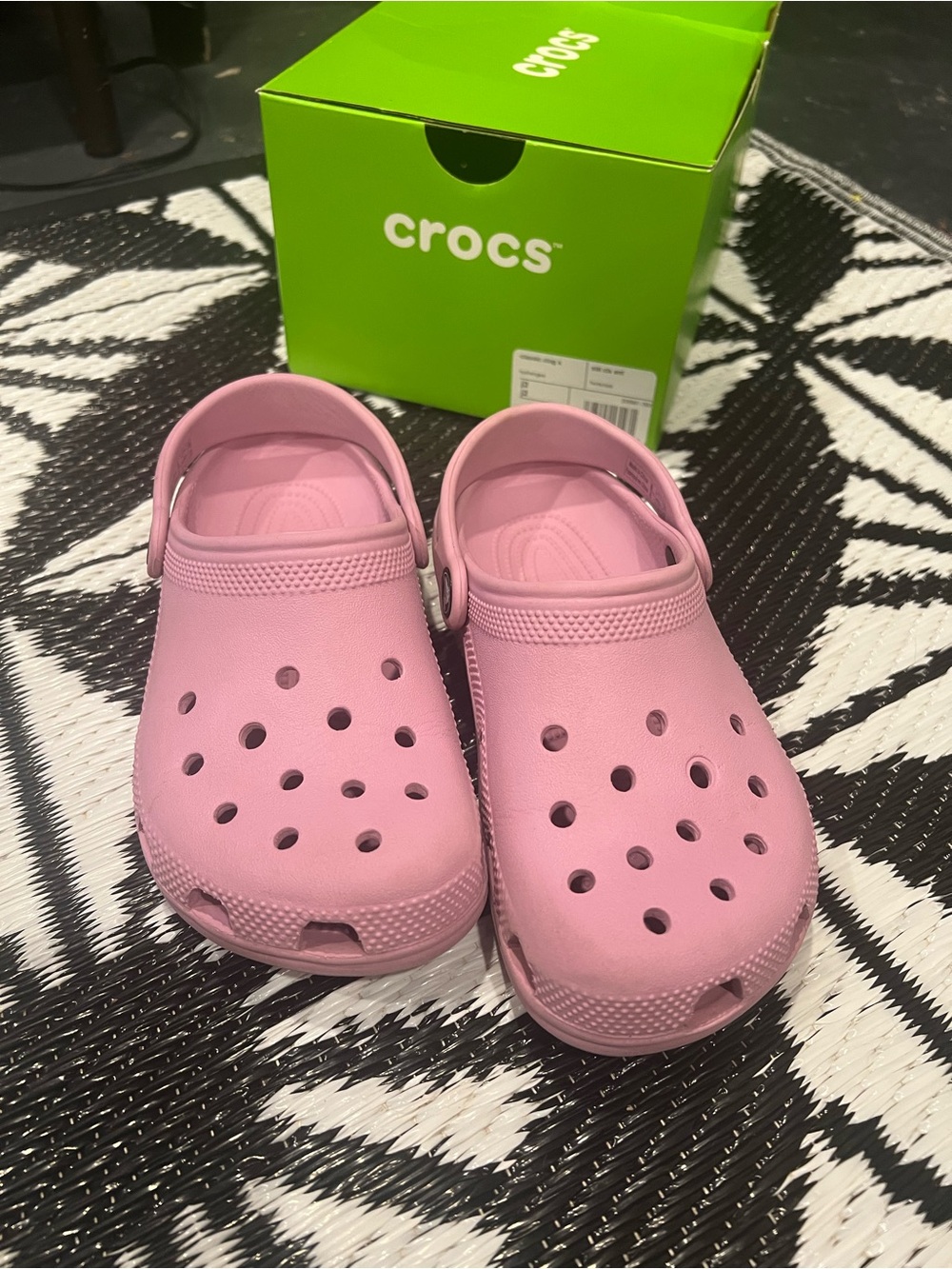 Crocs Classic Clog Kids J2 Pink Slip-On Shoes with Original Box